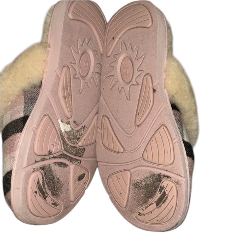 UGG pink plaid flannel slippers size 10 - Picture 3 of 8